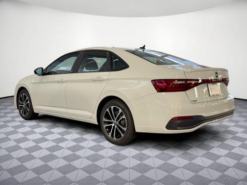 Pure White exterior 2027 Volkswagen Jetta 1.4T S