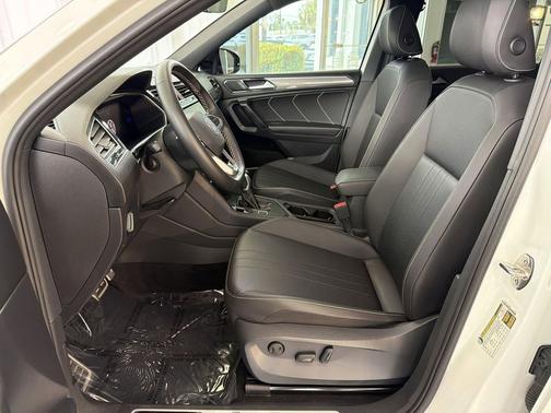 Opal White Pearl 2023 Volkswagen Tiguan 2.0T SE R-Line Black