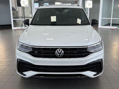 Opal White Pearl 2023 Volkswagen Tiguan 2.0T SE R-Line Black