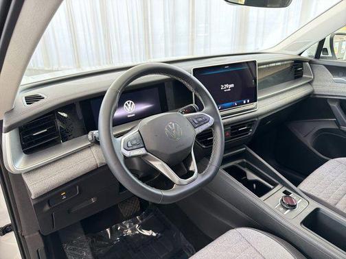 Pure White 2025 Volkswagen Tiguan 2.0T S