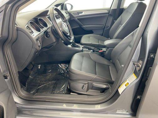 2015 Volkswagen Golf Auto TSI SE