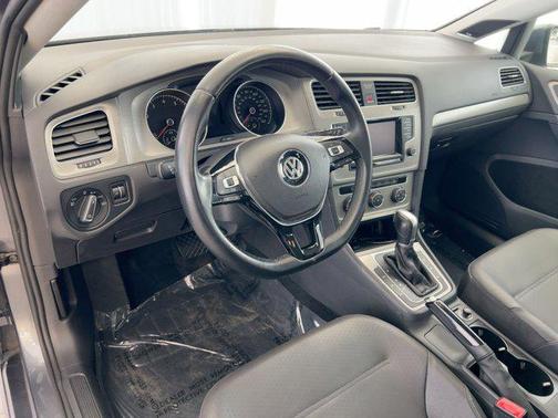2015 Volkswagen Golf Auto TSI SE