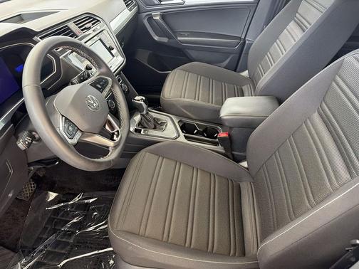 Pyrite Silver Metallic 2024 Volkswagen Tiguan 2.0T S