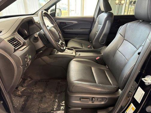 Crystal Black Pearl 2022 Honda Passport AWD EX-L