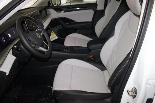2025 Volkswagen Tiguan 2.0T SE 4MOTION