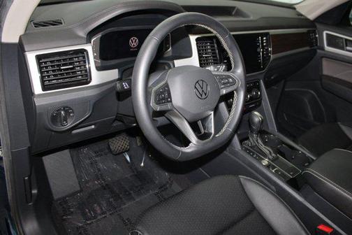 2023 Volkswagen Atlas 2.0T SE w/Technology