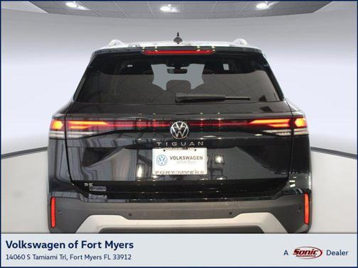 2025 Volkswagen Tiguan 2.0T SE