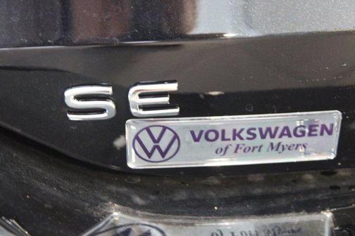 2025 Volkswagen Tiguan 2.0T SE