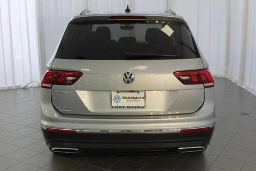 Pyrite Silver Metallic 2021 Volkswagen Tiguan 2.0T SE