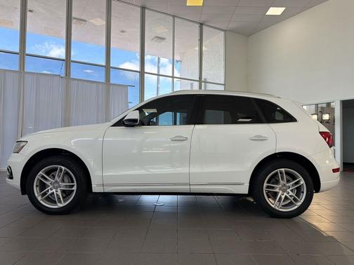 White 2017 Audi Q5 2.0T Premium Plus