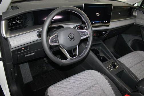 Pure White exterior 2026 Volkswagen Tiguan 2.0T S