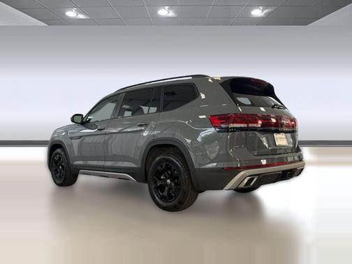 Pure Gray 2024 Volkswagen Atlas 2.0T SEL