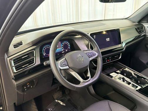 2024 Volkswagen Atlas Cross Sport 2.0T SE w/Technology 4MOTION