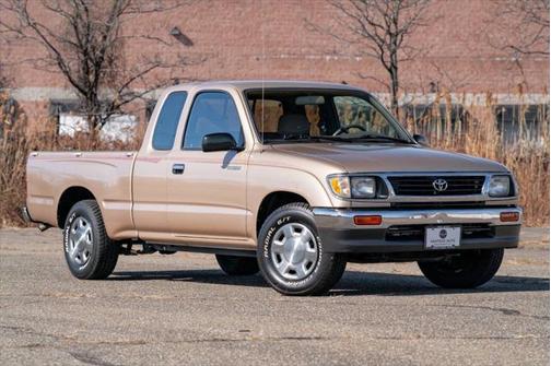 1995 Toyota Tacoma Base 2dr Extended Cab SB