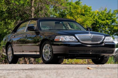 2011 Lincoln Town Car Signature