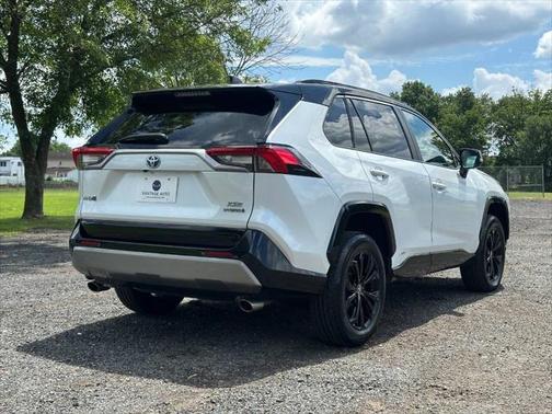 2024 Toyota RAV4 Hybrid SE