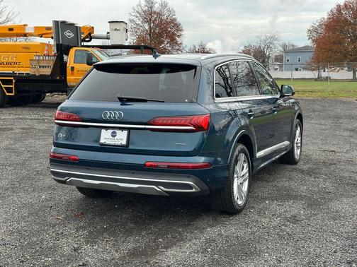 2021 Audi Q7 55 Premium Plus