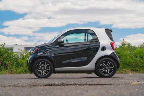 Deep Black 2016 smart ForTwo pure