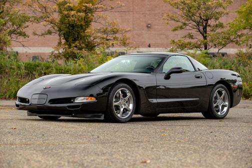 2004 Chevrolet Corvette Base