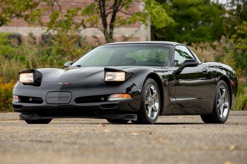 2004 Chevrolet Corvette Base