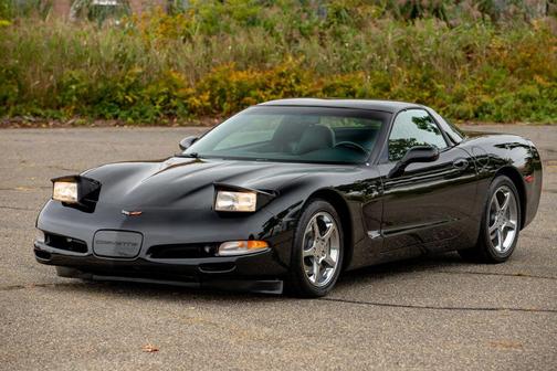 2004 Chevrolet Corvette Base