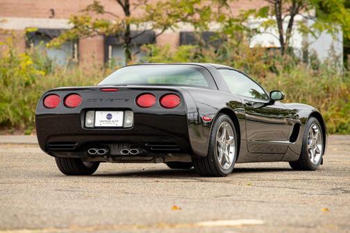 2004 Chevrolet Corvette Base