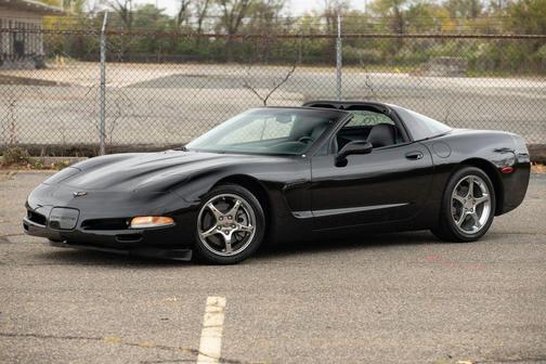 2004 Chevrolet Corvette Base