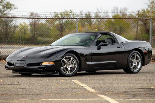 2004 Chevrolet Corvette Base
