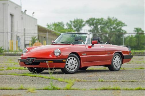 1989 Alfa Romeo Spider Quadrifoglio 2dr Convertible