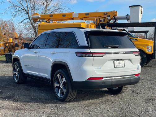 2023 Jeep Grand Cherokee 4xe Base
