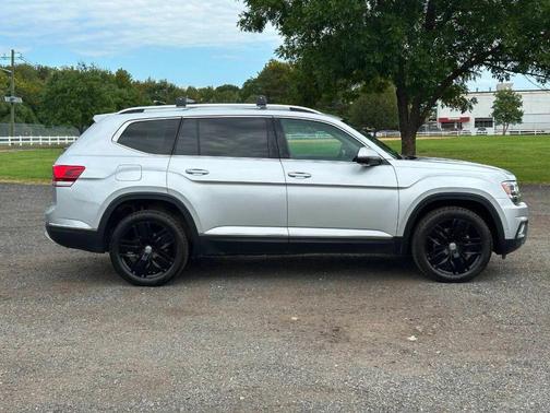 2018 Volkswagen Atlas 3.6L SEL Premium