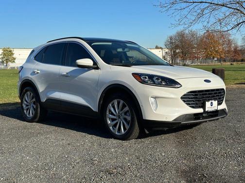 2022 Ford Escape Titanium