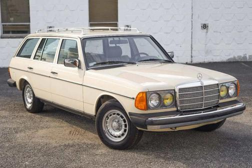 1984 Mercedes-Benz E-Class 300 TD 4dr Turbodiesel Wagon