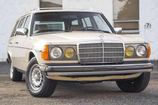 1984 Mercedes-Benz E-Class 300 TD 4dr Turbodiesel Wagon