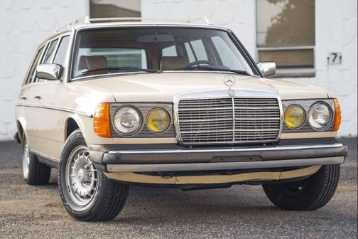 1984 Mercedes-Benz E-Class 300 TD 4dr Turbodiesel Wagon