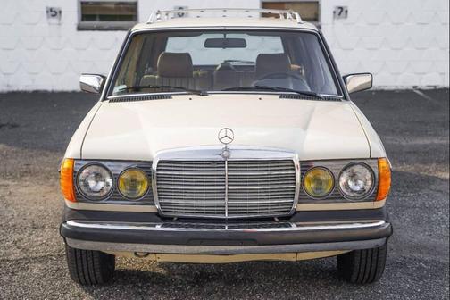 1984 Mercedes-Benz E-Class 300 TD 4dr Turbodiesel Wagon