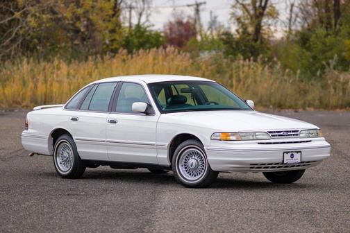 1997 Ford Crown Victoria LX