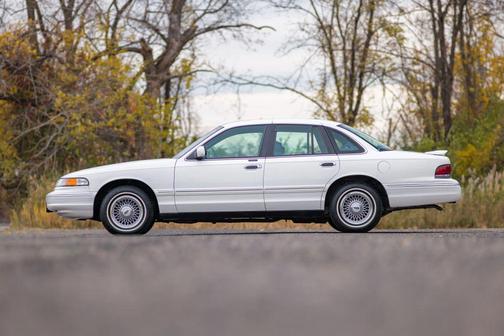 1997 Ford Crown Victoria LX