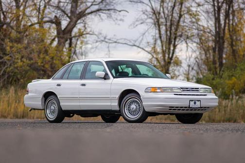 1997 Ford Crown Victoria LX