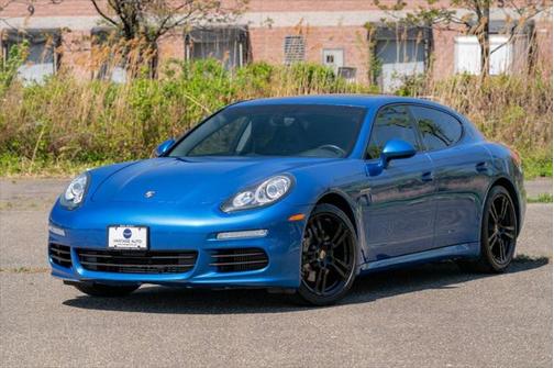 2015 Porsche Panamera 4