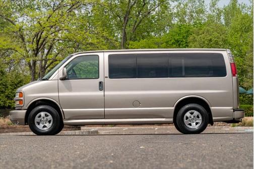 2002 Chevrolet Express 1500 Base