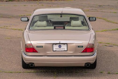 1997 Jaguar XJ Base
