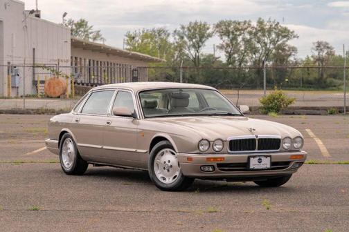 1997 Jaguar XJ Base