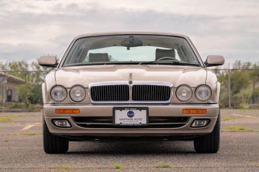 1997 Jaguar XJ Base