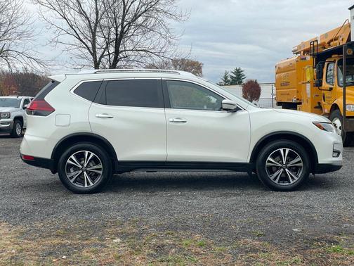 2020 Nissan Rogue SV