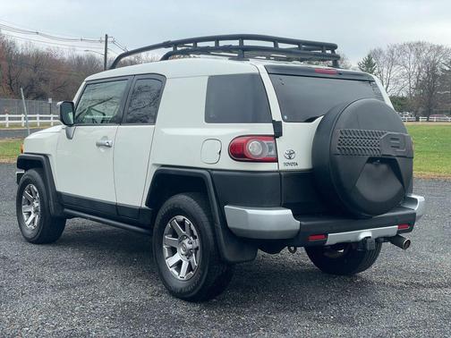 2014 Toyota FJ Cruiser Base