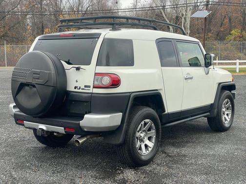 2014 Toyota FJ Cruiser Base