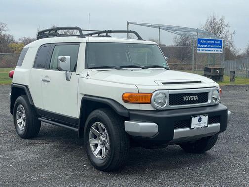 2014 Toyota FJ Cruiser Base