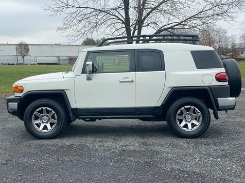 2014 Toyota FJ Cruiser Base
