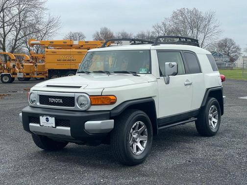 2014 Toyota FJ Cruiser Base
